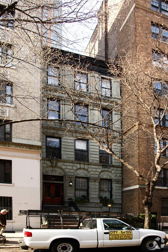 Primary Photo - 108 W 69th St