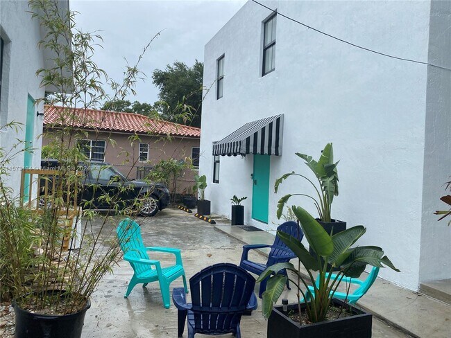 Building Photo - 4615 N Miami Ave