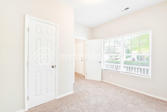Foto del edificio - 2528 Buckleigh Dr