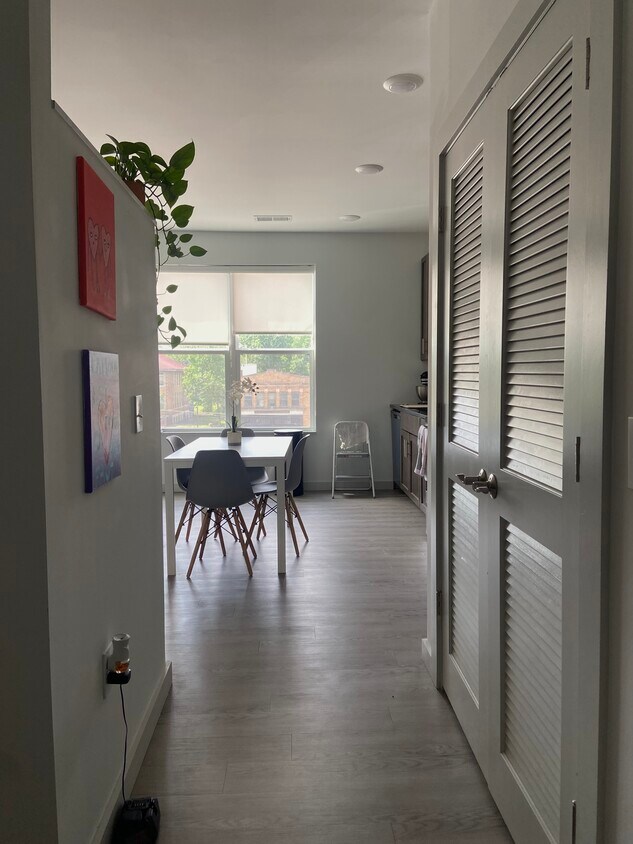 Foto principal - 4930 Whetsel Ave