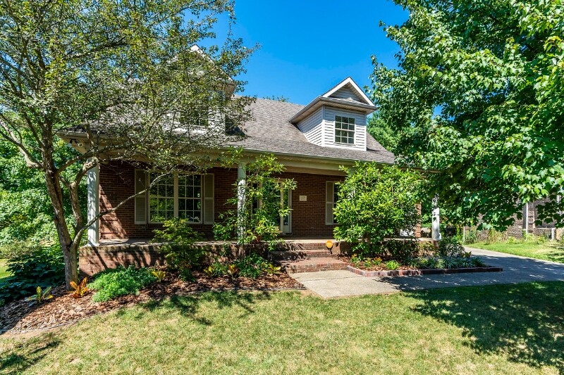 Primary Photo - 2221 Carrington Ct