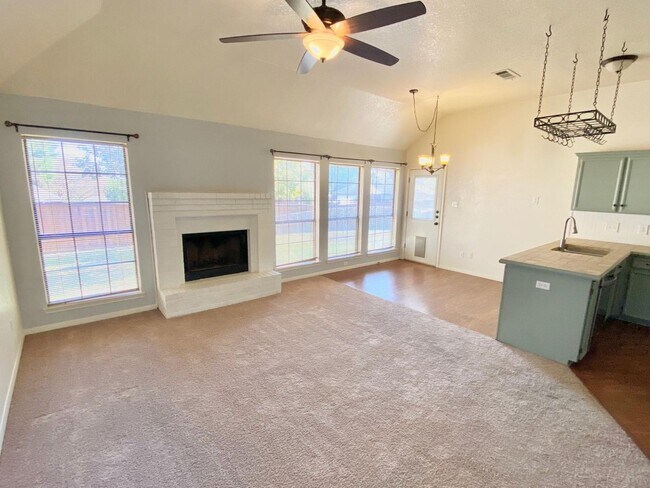 Building Photo - 3 Bed/ 2 Bath on 1111 Lambrusco Dr