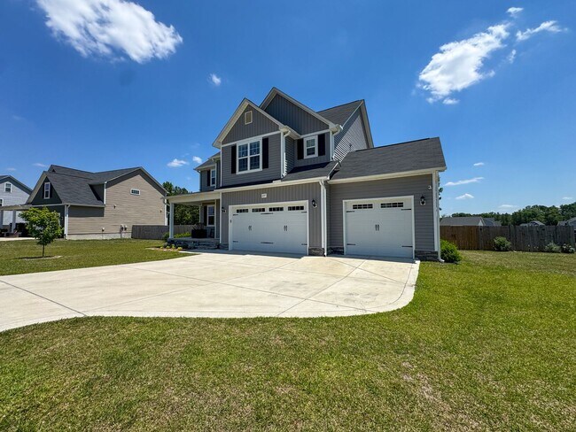 Foto del edificio - Stunning 4 Bed 2.5 Bath Home in Cameron with Fenced Yard
