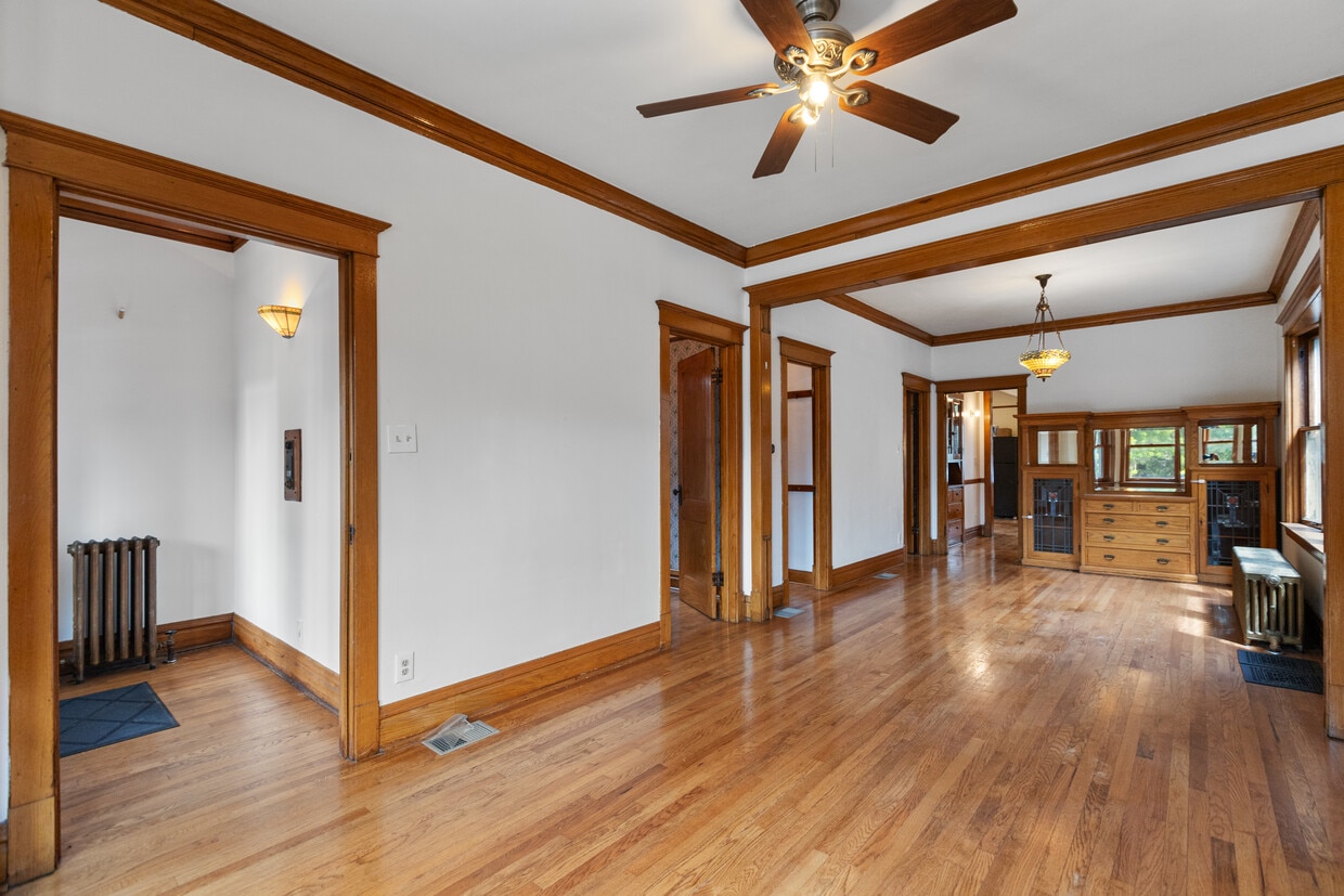 Primary Photo - 928 W 32nd St