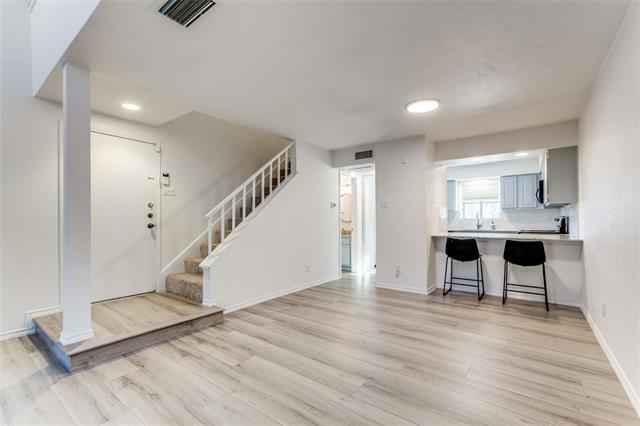 Building Photo - 15221 Berry Trail