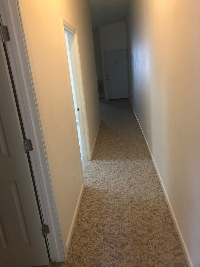Hallway - 700 Maine St