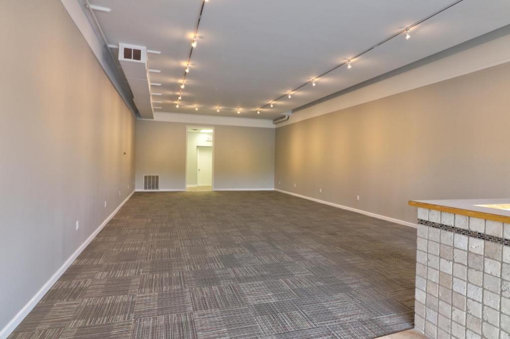 Foto principal - 590 Pre Emption Rd