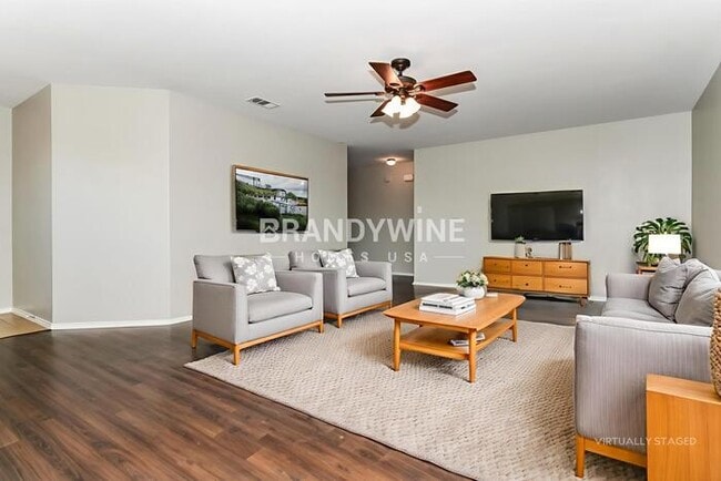 Building Photo - 411 Silver Leaf Dr