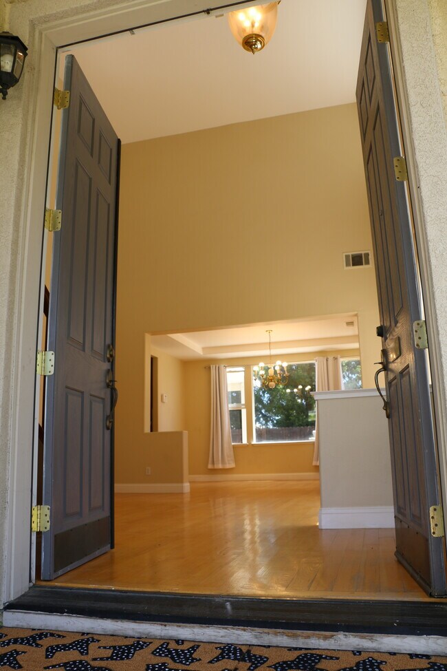 Building Photo - 2471 Elena Ct