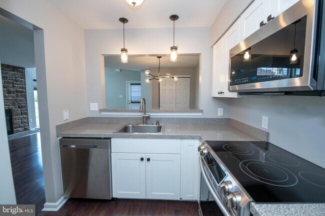 Building Photo - 308 Green Meadow Ln