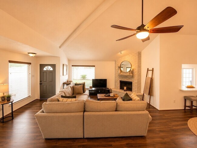 Building Photo - 8310 Spring Wind Dr