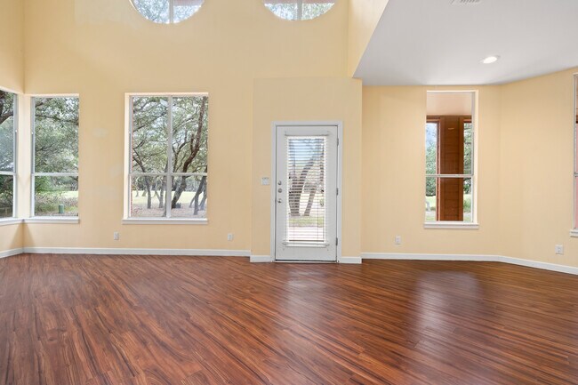 Foto del edificio - 112 Forest Hls