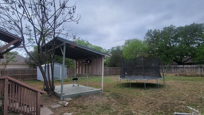 Building Photo - 1003 N Lantana Dr