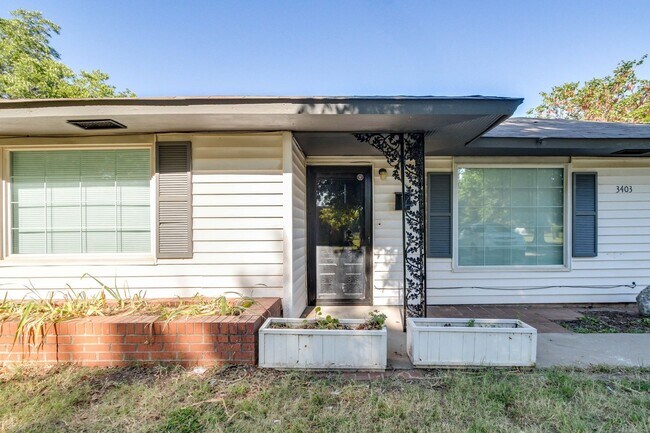 Foto del edificio - Cute home in Bethany across from the YMCA