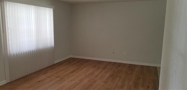 Building Photo - 414 N Fowler Dr
