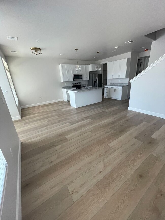 Foto del edificio - Italian Villages | 3-Bedroom Townhome
