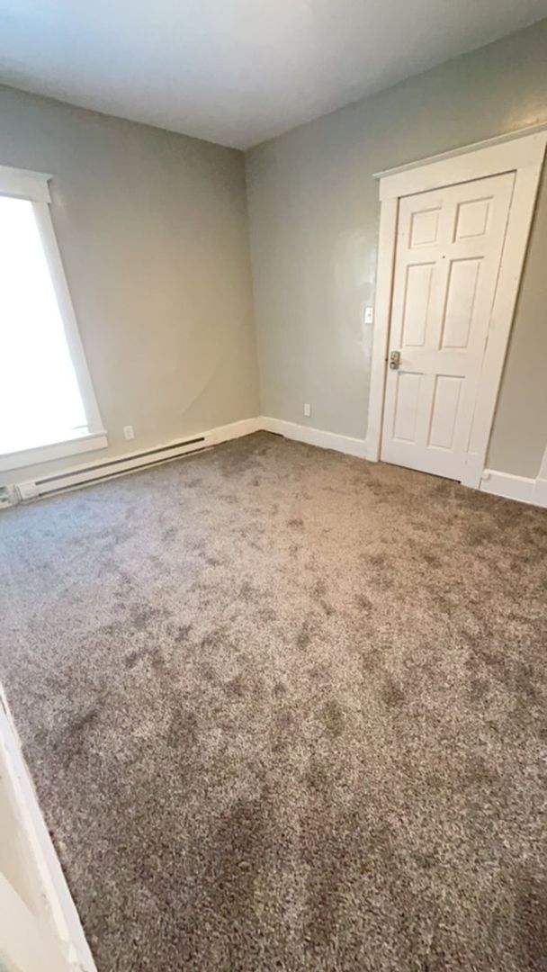 Foto del edificio - 626-628 W Main St