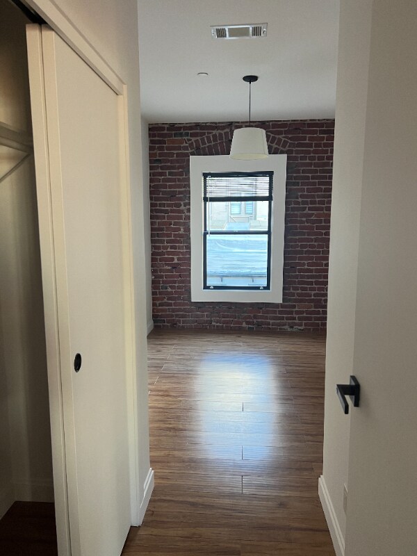 Building Photo - 920 Montgomery St