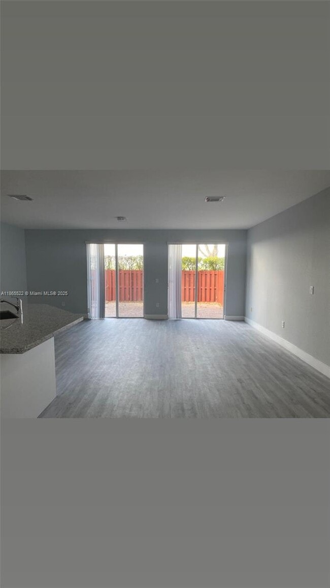 Foto del edificio - 8478 SW 166th Pl