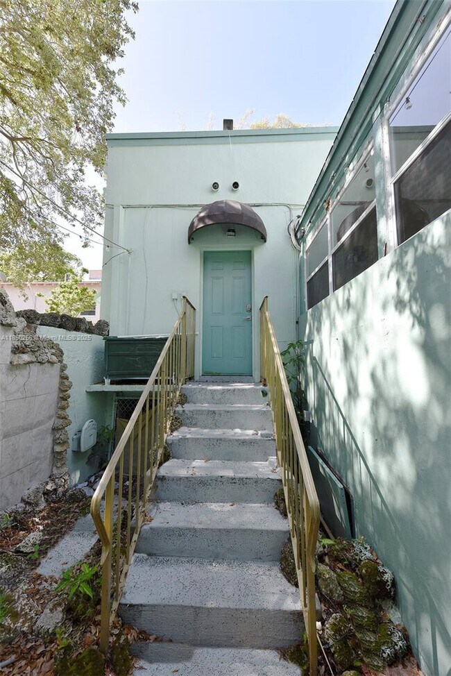 Foto del edificio - 7613 Biscayne Blvd