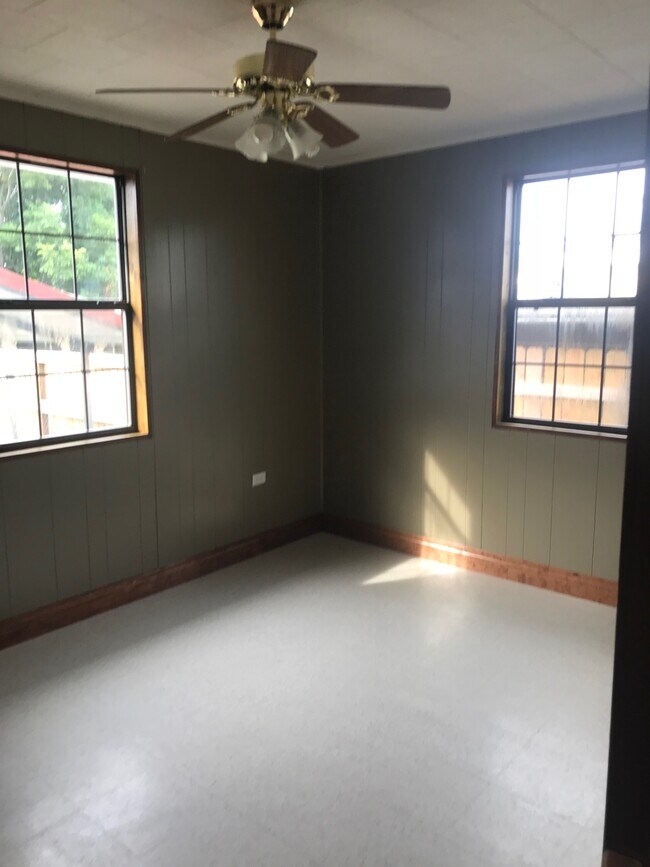 Bedroom - 903 Catherine St