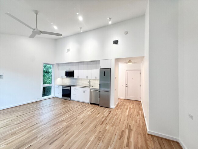 Building Photo - 1412 Sul Ross St