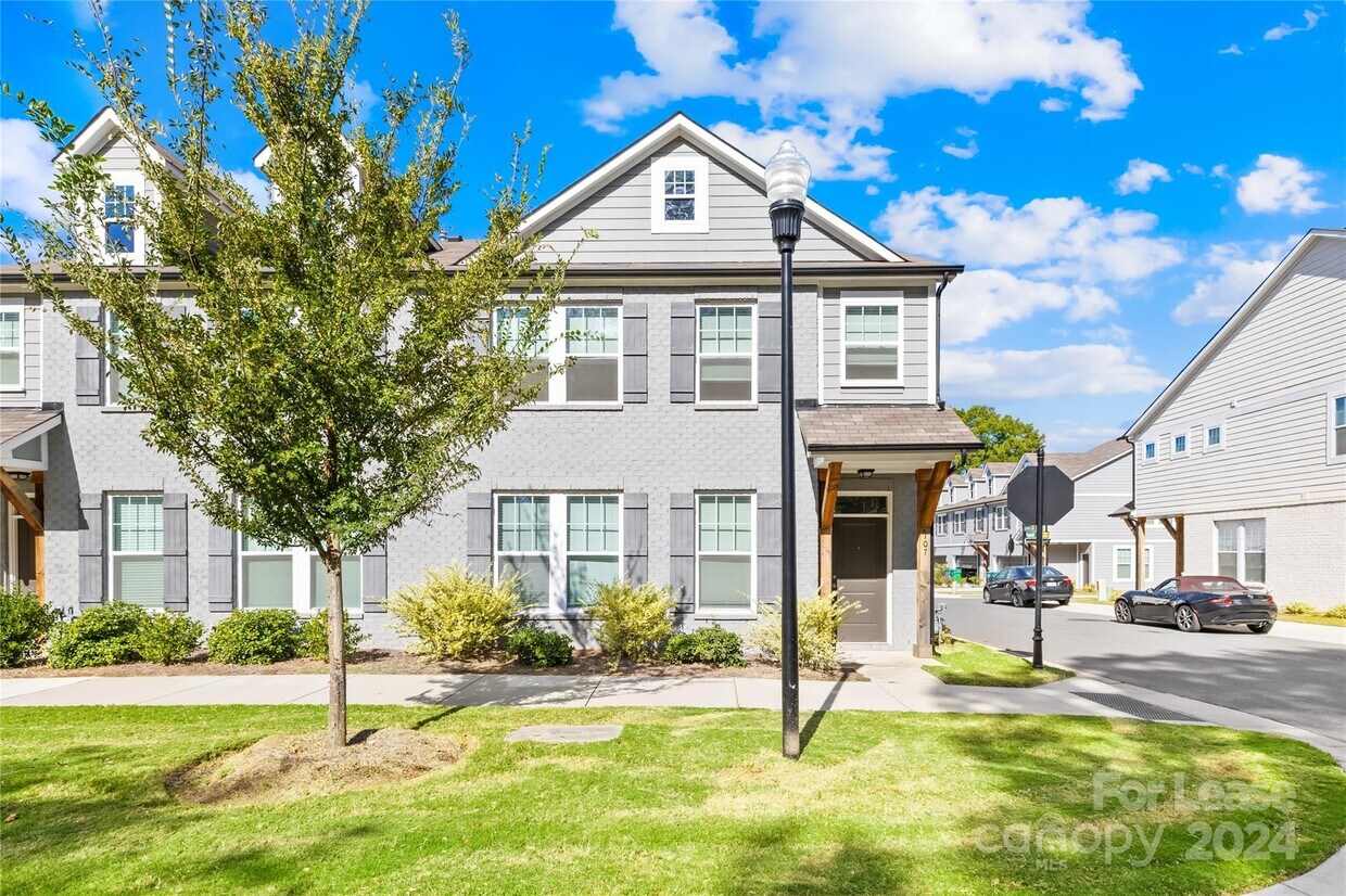 Primary Photo - 107 Cranford Dr