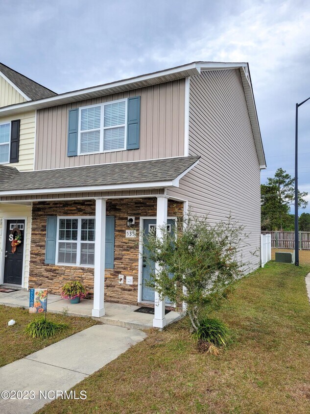 535 Oyster Rock Ln, Sneads Ferry, NC 28460 Townhome Rentals in Sneads
