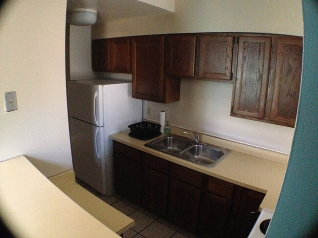 Photo - 8 W Hollister St Apartment