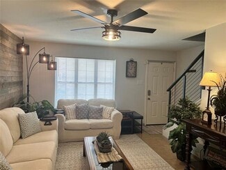 Building Photo - 1337 S 11th St