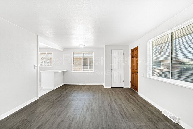 Foto del edificio - 3365 Poplar St