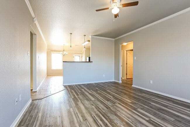 Foto del edificio - 6517 White Oak Way