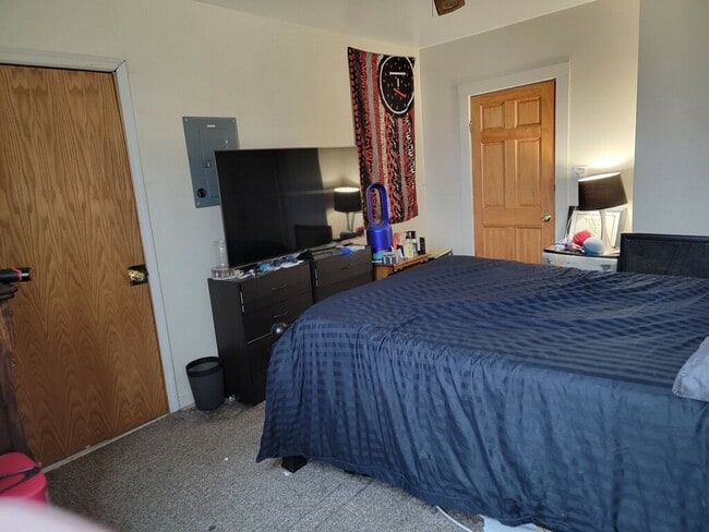 Building Photo - 1921 Emery St