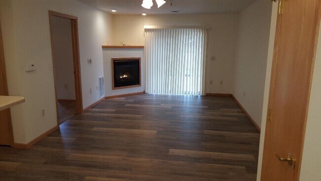 Building Photo - 135 Marcou Rd apt 109