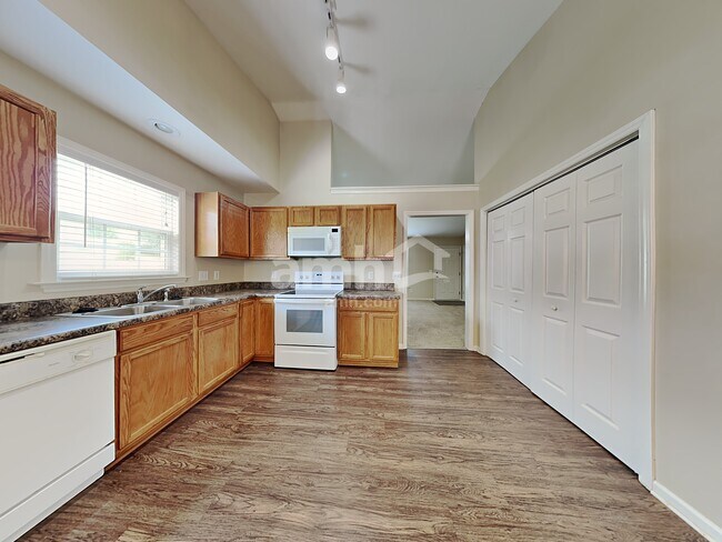 Foto del edificio - 179 Mallard View Ln