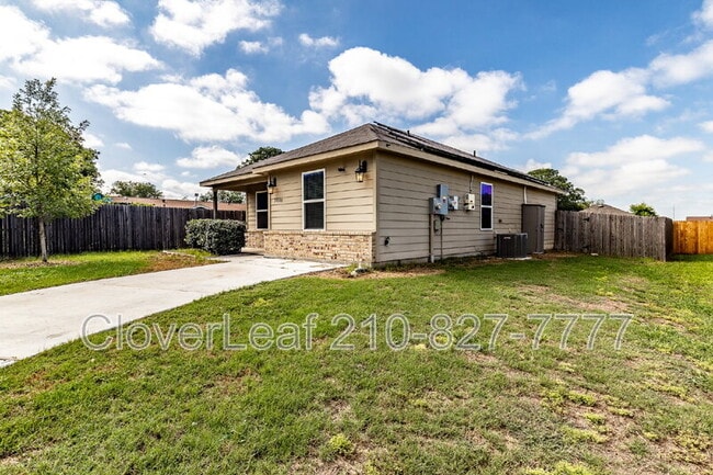 Building Photo - 5806 Machaela Trace