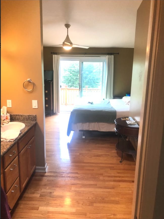 Building Photo - Spectacular 2 Bedroom Waterfront Townhome ...