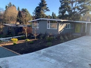 Building Photo - 2547 NE 106th Pl