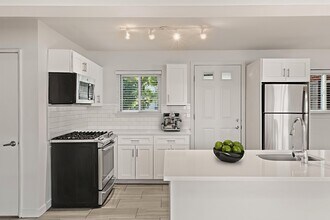 Building Photo - Reserve41