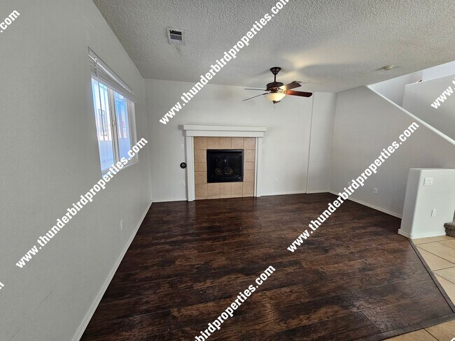 Foto del edificio - 4 Bedroom - 2.5 Bathroom - 2 car garage