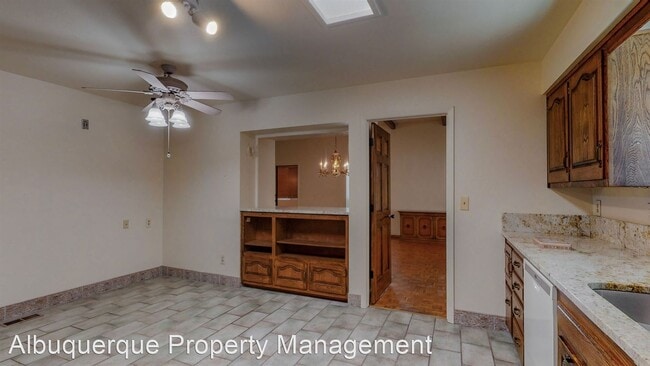 Building Photo - 2 br, 2 bath House - 3139 La Ronda