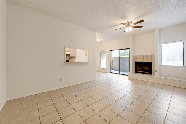 Building Photo - 9100 Mountain Ridge Dr