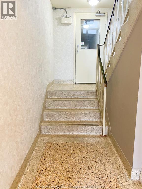 Photo du bâtiment - 1805 Riverside Dr W