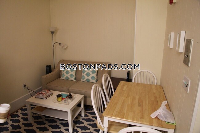 Foto del edificio - 871 Beacon St