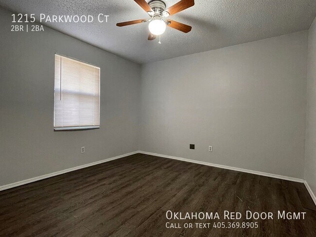 Building Photo - 1215 Parkwood Ct