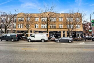 Building Photo - 2234 W Roscoe St