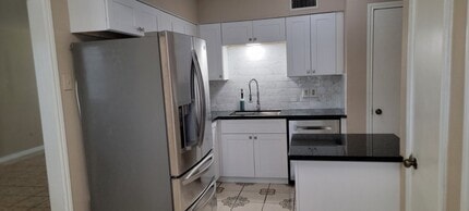 Building Photo - 5510 Deep Forest Dr