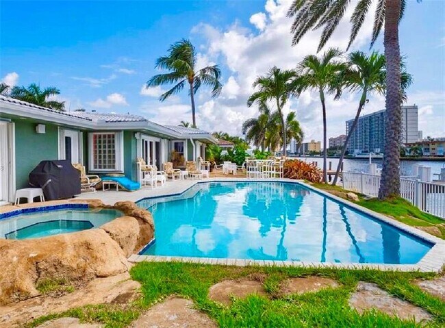 Foto del edificio - 720 NE 28th Ave