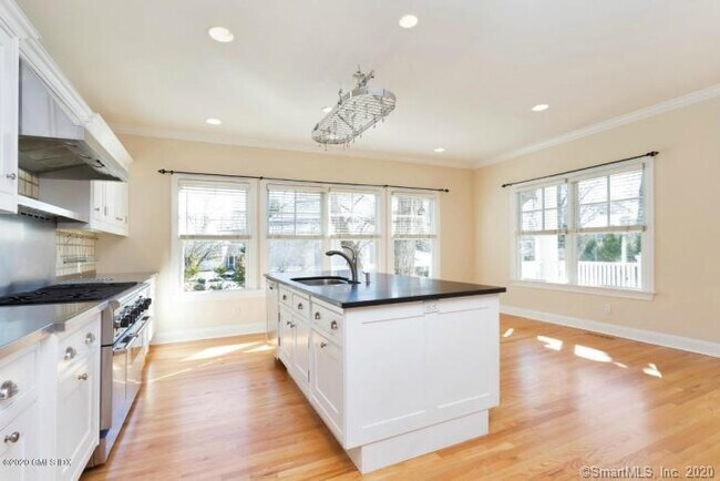 Building Photo - 1 Gisborne Pl