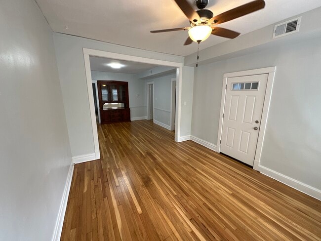 Building Photo - 3450 N Lawndale Ave
